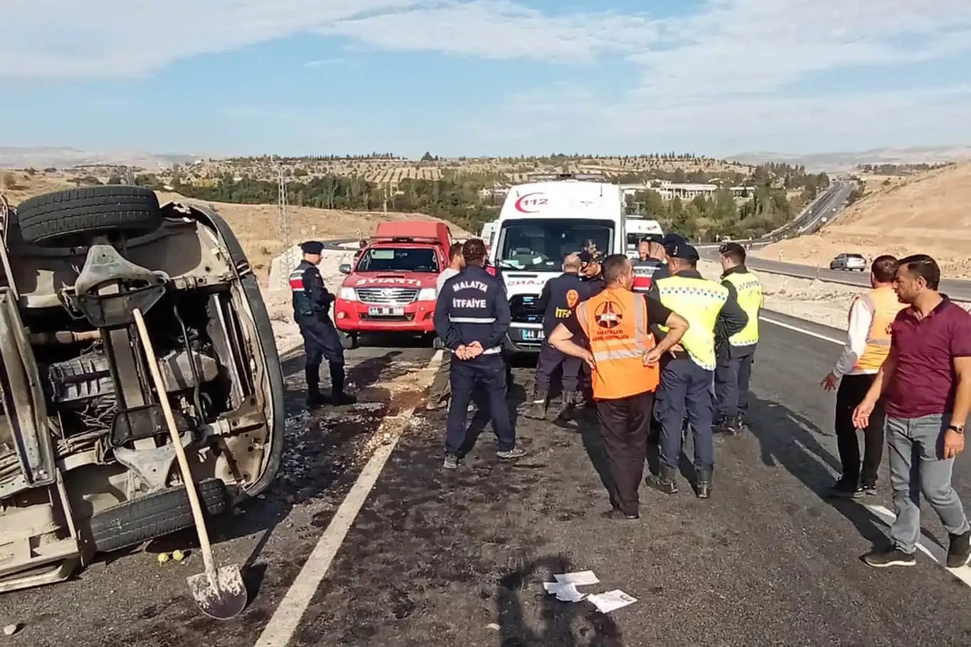 Yolcu minibüsü devrildi: 17 yaralı