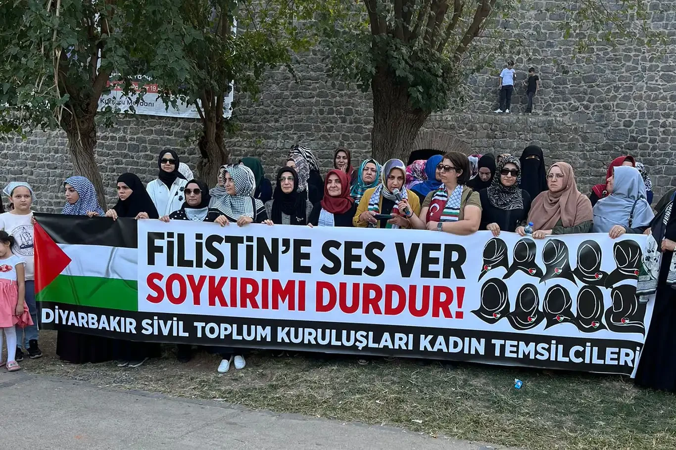 Diyarbakırlı Kadınlar: siyonizmi durdurmak için elinizden gelen tüm gayreti gösterin