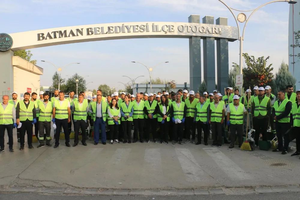 Sonbahar temizlik kampanyası pazaryeri mahallesinde başladı