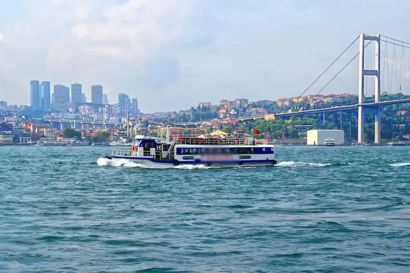 İstanbul Boğazı gemi trafiğine yeniden açıldı