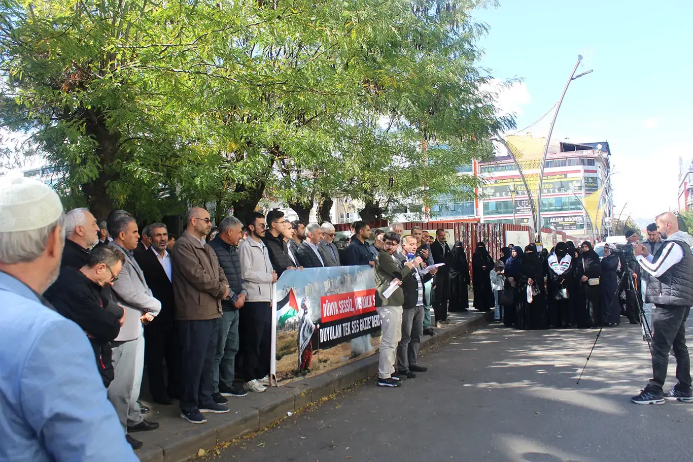 HÜDA PAR Bingöl İl Başkanlığı: İnsanların diri diri yanmasını seyreden ümmet utansın