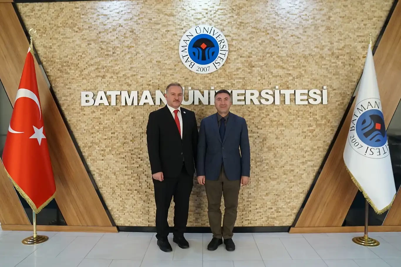 Harran Üniversitesi Rektörü Güllüoğlu