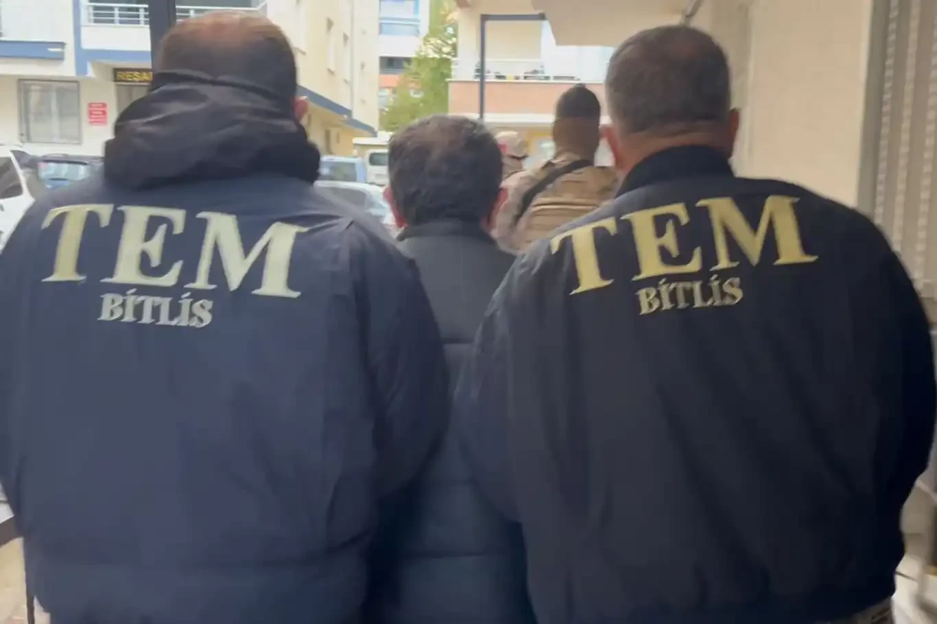 Bitlis merkezli PKK operasyonu: 11 gözaltı