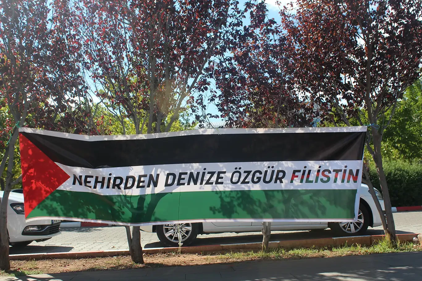 Bingöl Üniversitesi öğrencilerinden Gazze yararına kermes