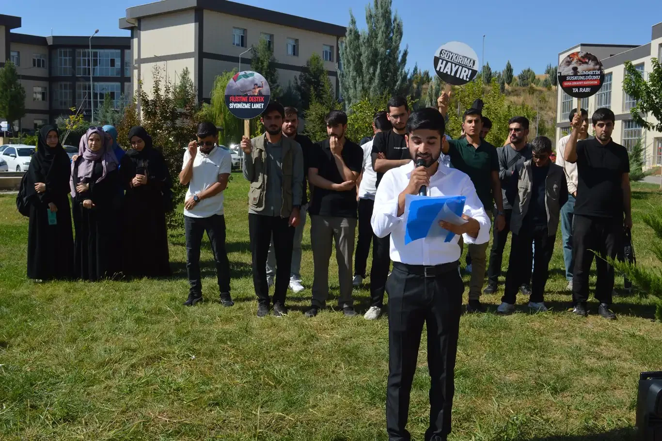 Siirt üniversitesi öğrencileri: İşgalcilerin Gazze’deki soykırımı sona erecek