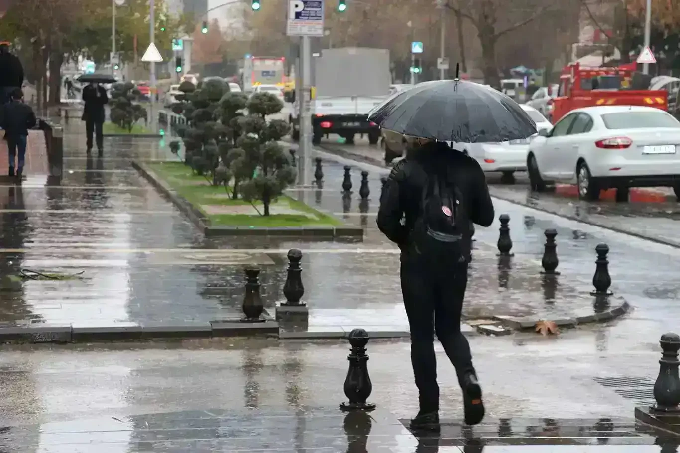 Meteorolojiden 3 kente kuvvetli yağış uyarısı