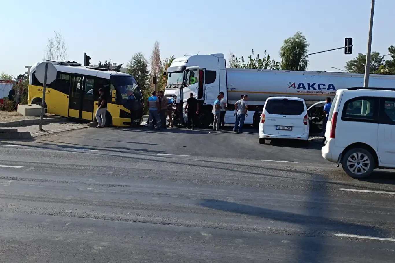 Mardin’de akaryakıt tankeri ile minibüs çarpıştı: 1 yaralı 