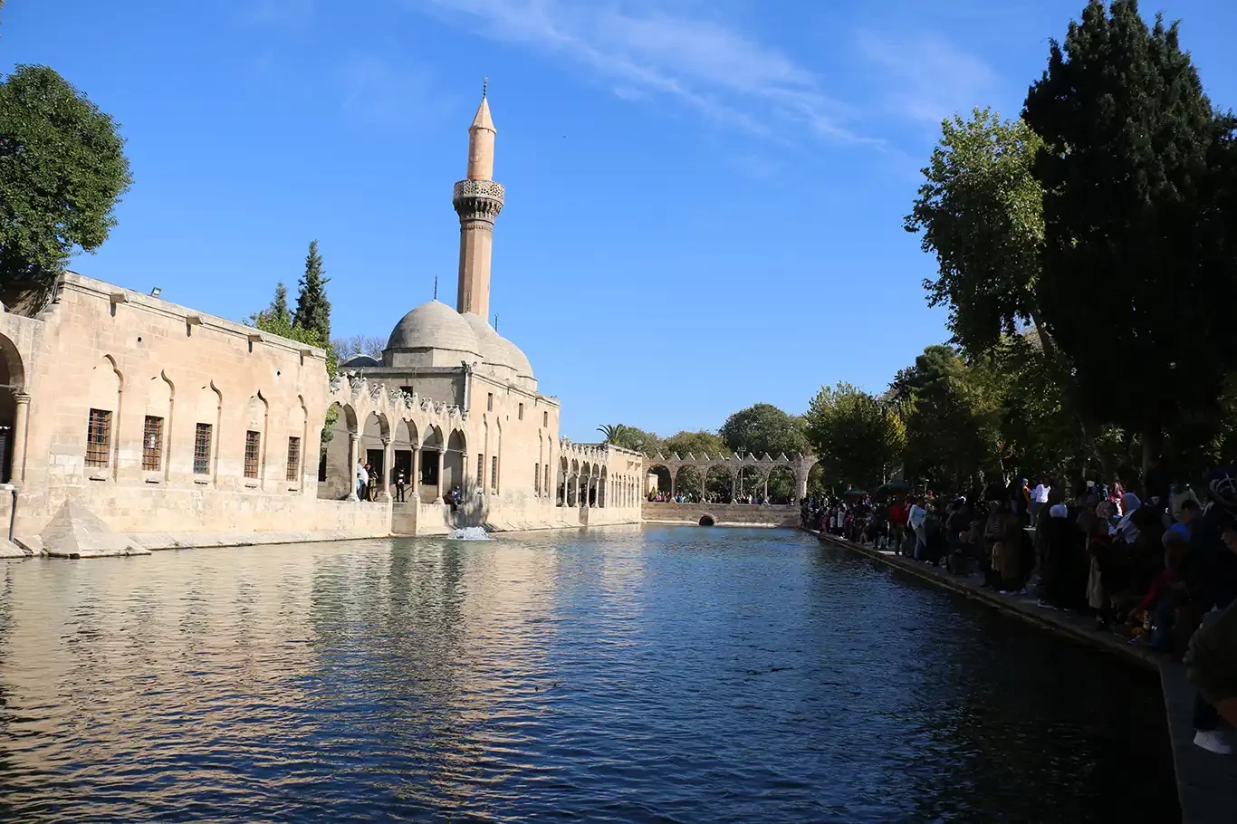 Şanlıurfa’nın tarihi mekânları ziyaretçi akınına uğradı