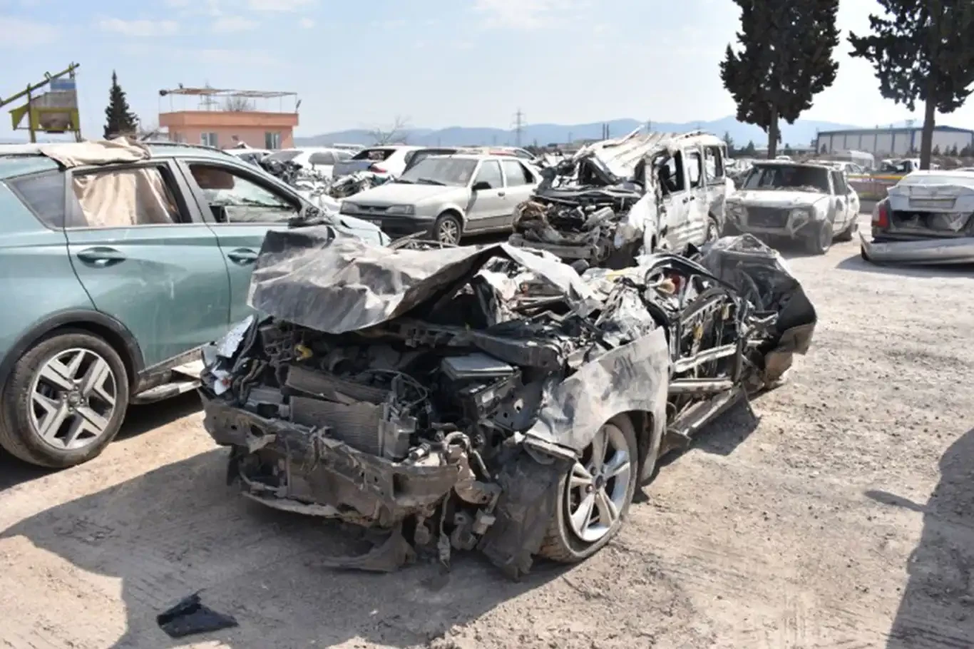 Depremde perte çıkan araç şebekesine operasyon: 15 araca el konuldu  