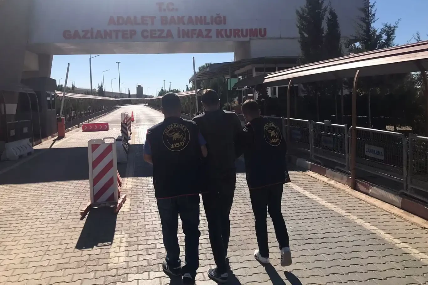 Hırsızlık suçundan aranan hükümlü yakalandı