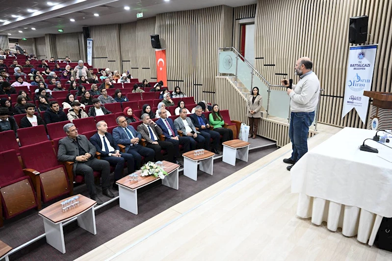 Battalgazi Belediyesi’nden “Filistin” konferansı