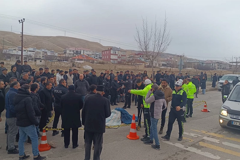 Van’da kamyonun çarptığı çocuk hayatını kaybetti