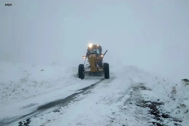 Kar yağışı kırsalda ulaşımı aksattı