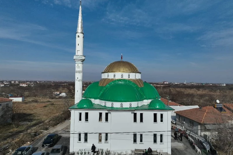 Depremde yıkılan camiler bir bir ayağa kaldırılıyor