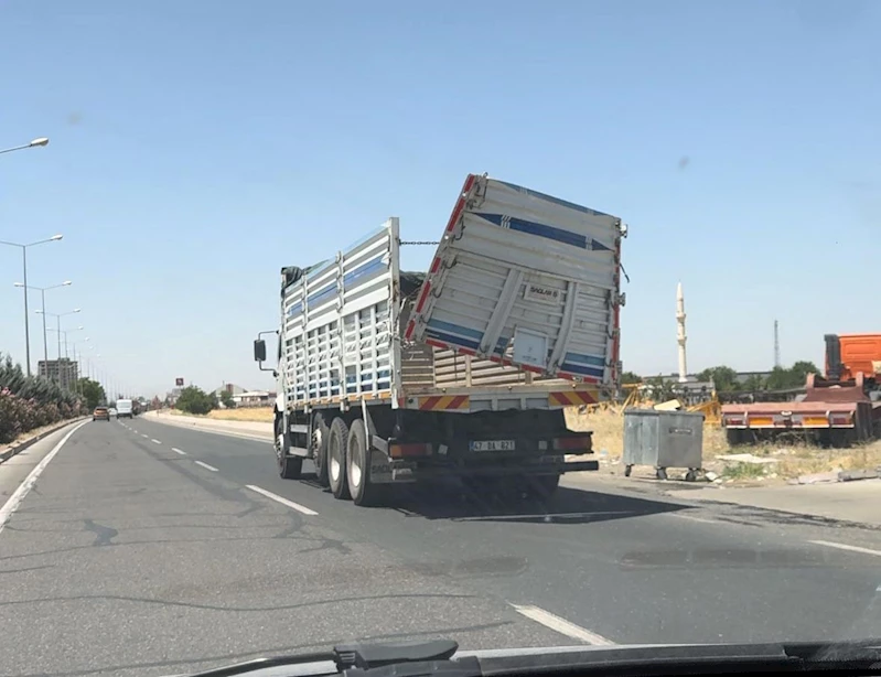 Diyarbakır-Elazığ karayolunda tehlikeli yolculuk
