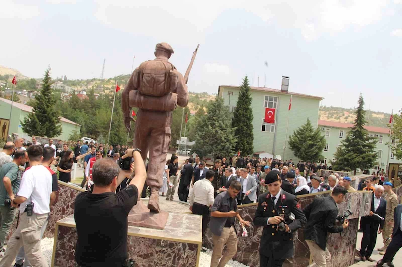 Şırnak’ta darbenin 8. yılı çeşitli etkinlikler anıldı
