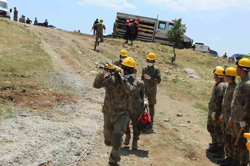 Şırnak’ta 600 Mehmetçik AFAD gönüllüsü olmak için eğitim alıyor
