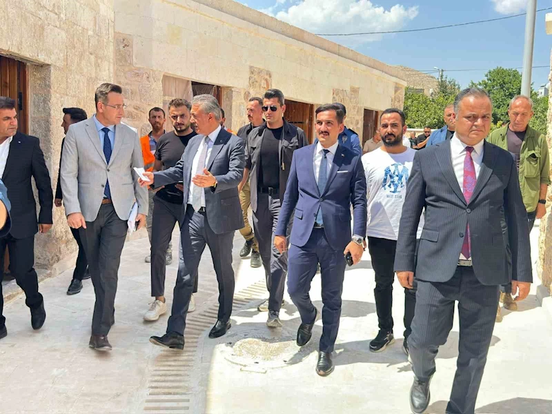 Mardin Valisi Akkoyun, Dargeçit tarihi çarşıyı inceledi
