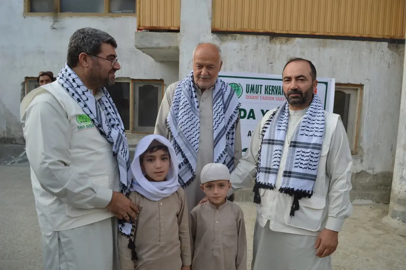 Hayırsever Ahmet Kutulman, Afganistan’daki yardım çalışmalarını anlattı