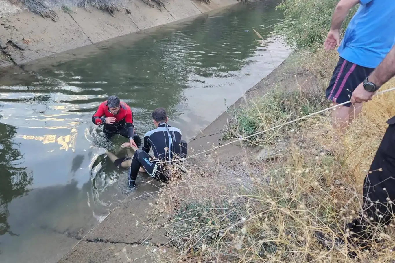 Serinlemek için girdiği sulama kanalında cesedi bulundu