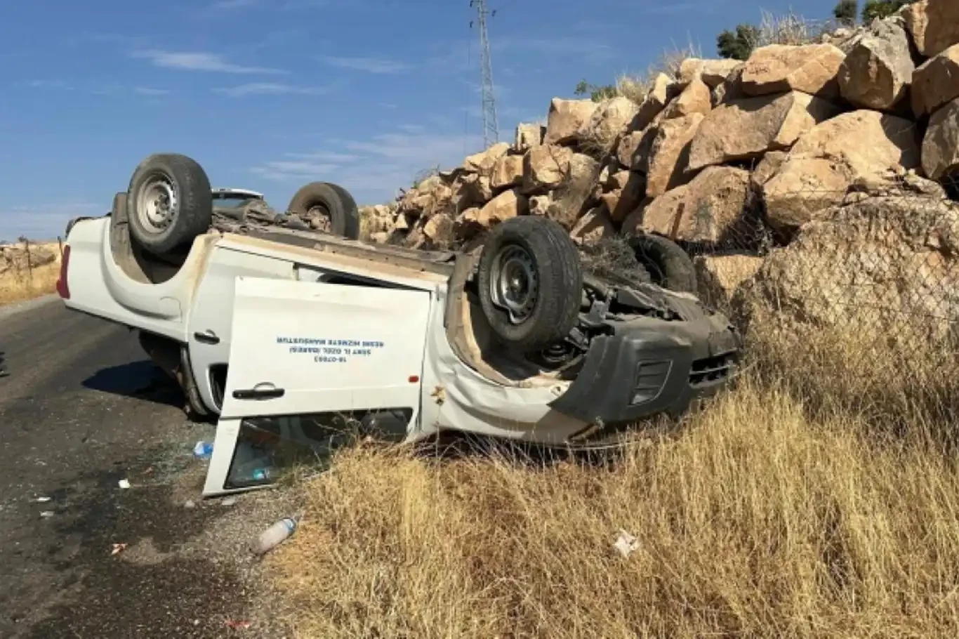 Siirt’te İl Özel İdaresi aracı devrildi: 3 yaralı