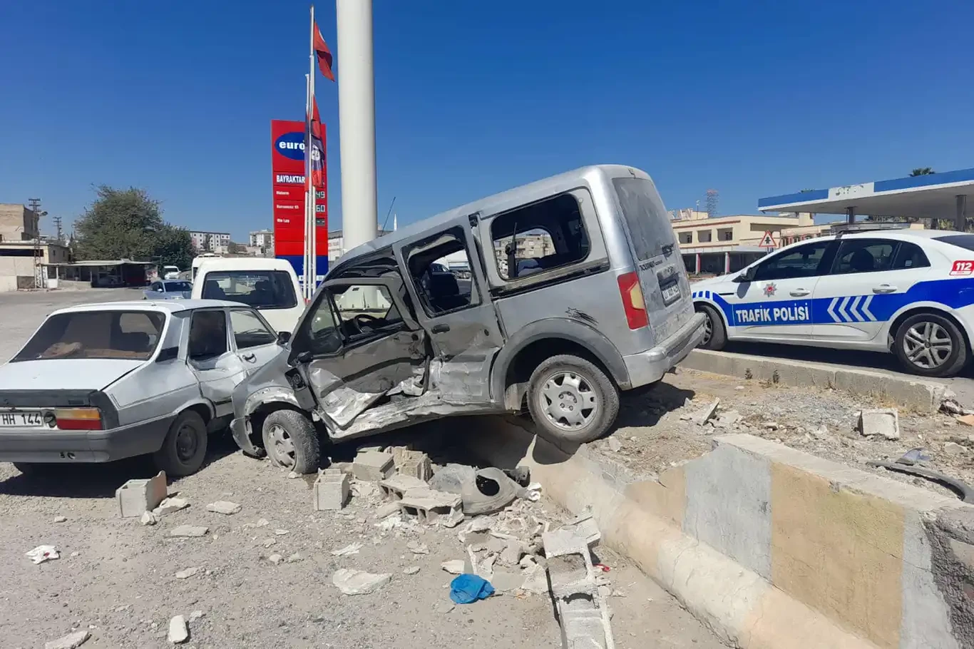 Şanlıurfa’da trafik kazası: 3 ağır yaralı