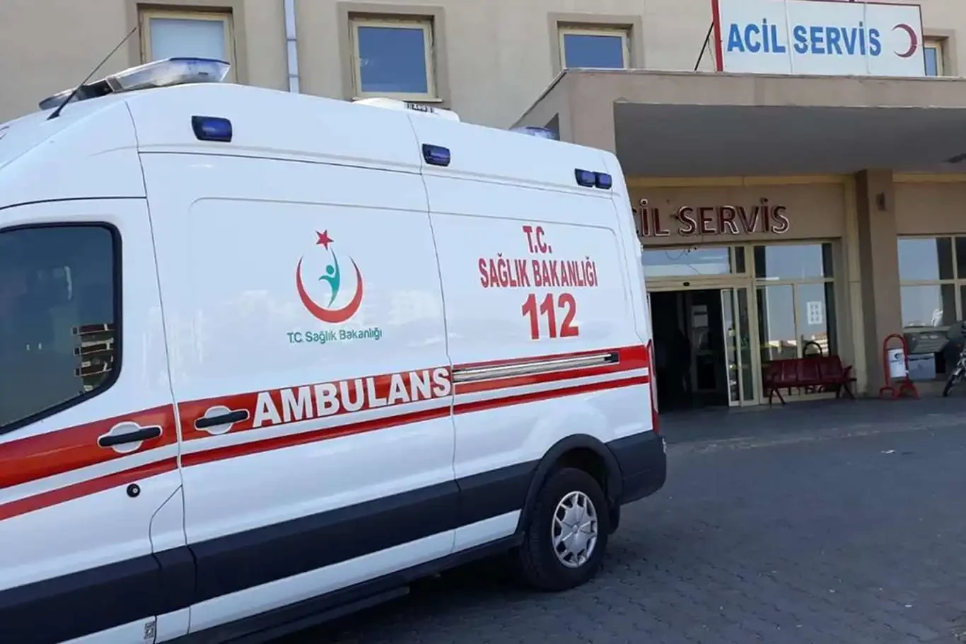 İşçi servisi ile tır çarpıştı: 3 ölü, 8 yaralı