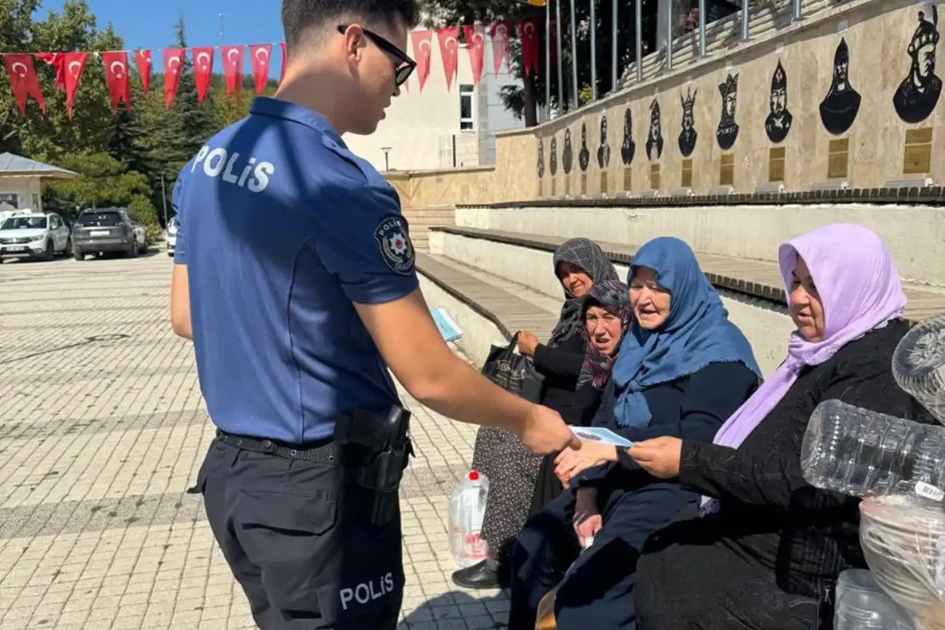 Bursa polisinden dolandırıcılara karşı vatandaşlara uyarı