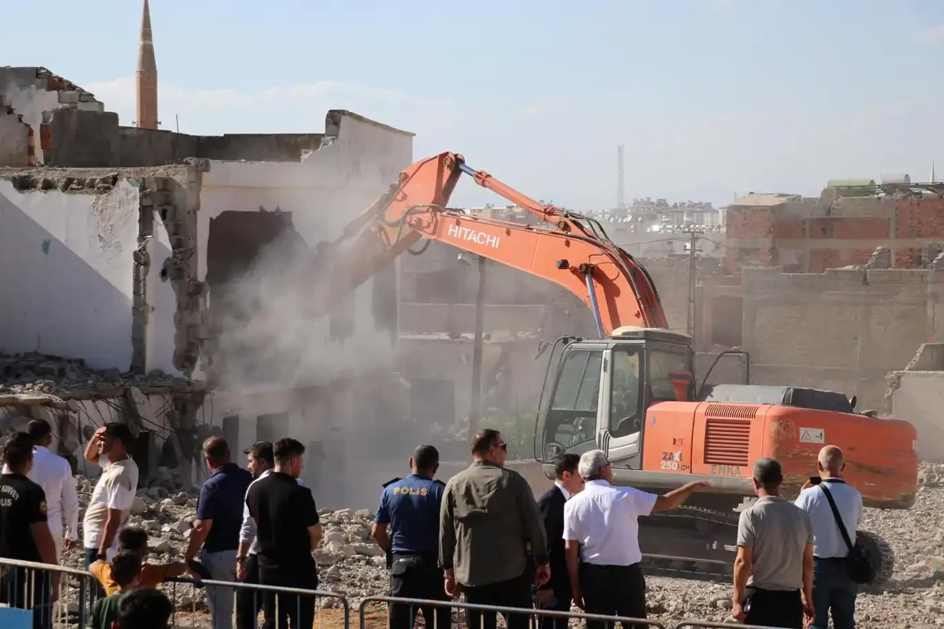 Siirt merkezde kentsel dönüşüm yıkım çalışmaları başladı