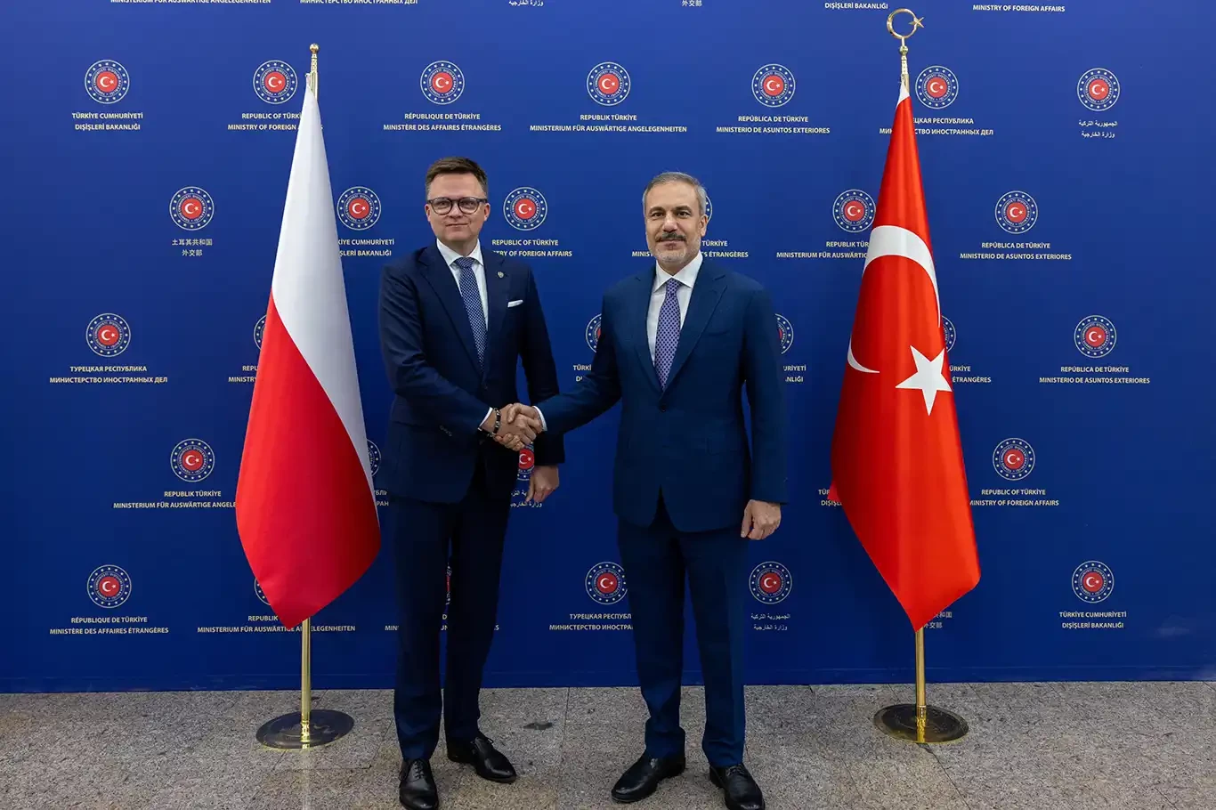 Bakan Fidan, Polonya Meclis Başkanı Holownia ile görüştü