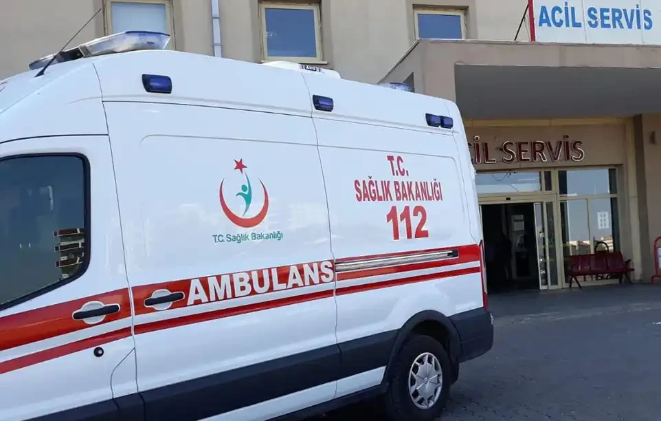 Araç polis uygulama noktasına daldı: 2’si polis 6 kişi yaralandı 