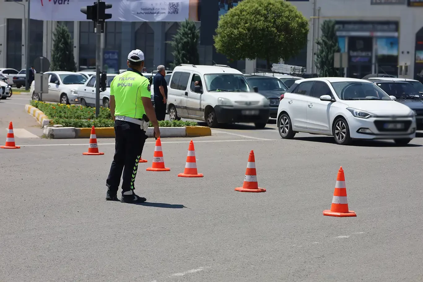 Şanlıurfa’da emniyet denetimlerinde 9 kişi gözaltına alındı