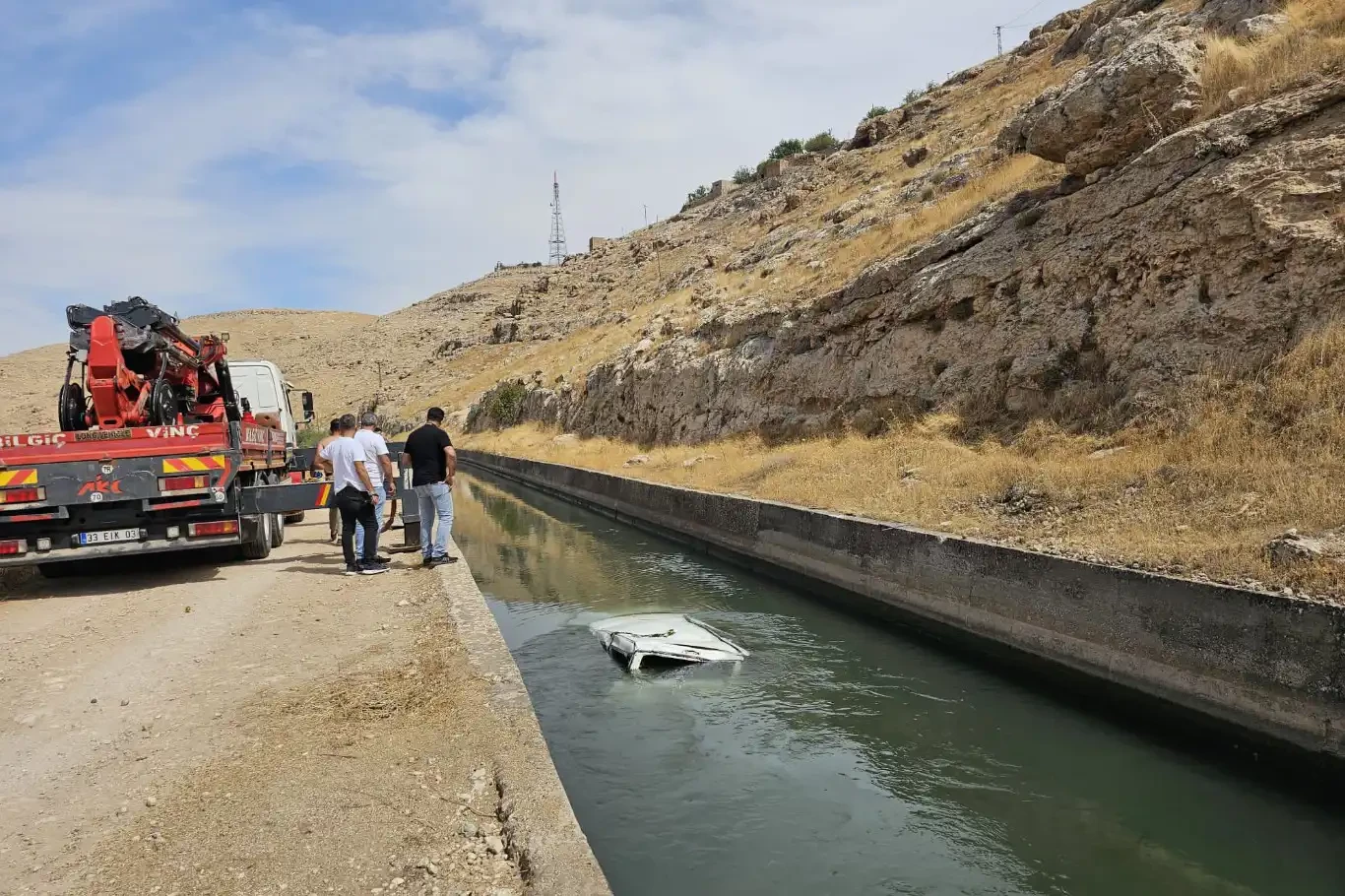 Mardin’de araç uçurumdan yuvarlandı: 4 çocuk yaralandı