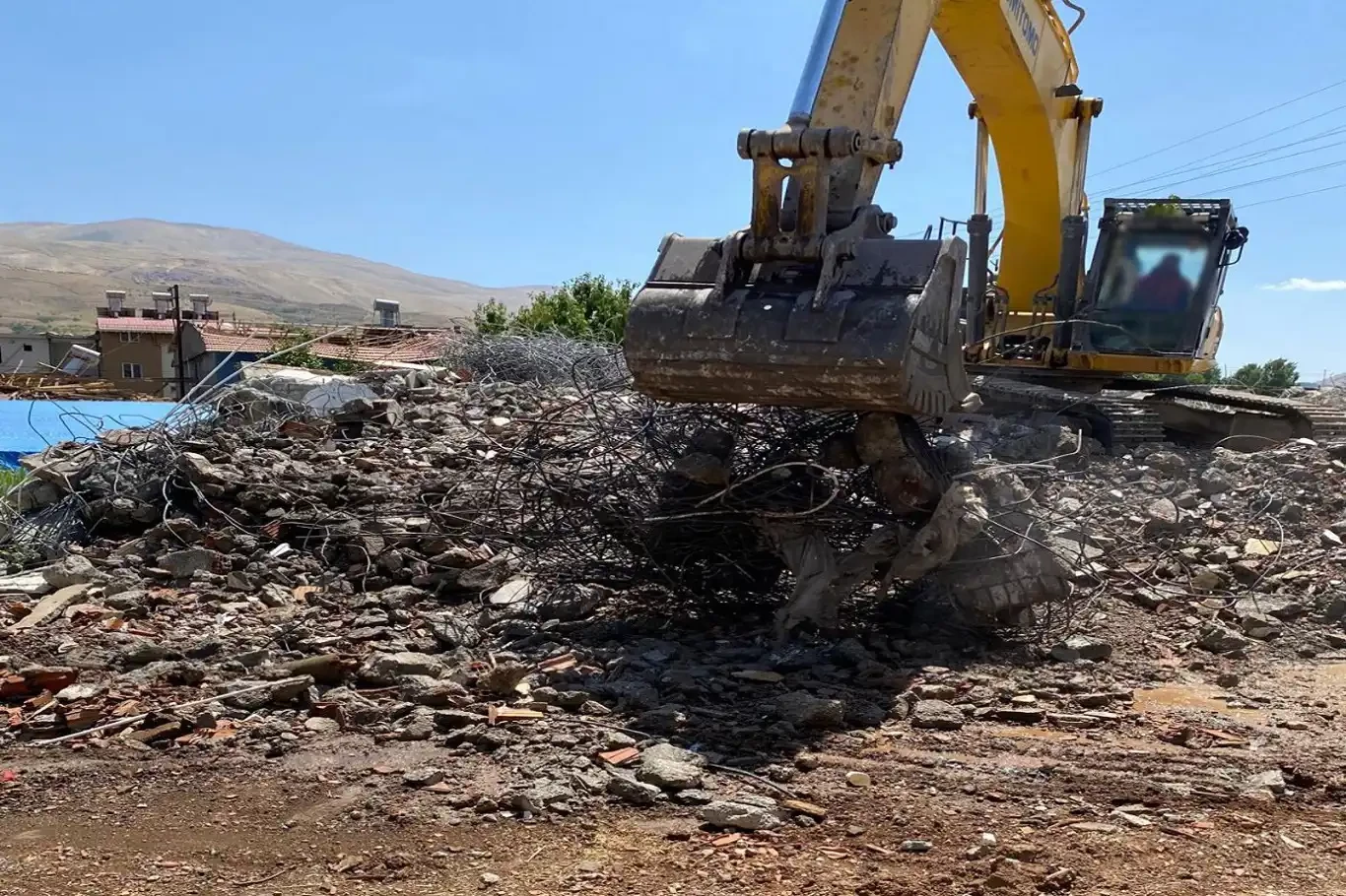 Malatya merkezli 3 ilde yıkım yolsuzluğu operasyonu: 5 tutuklama