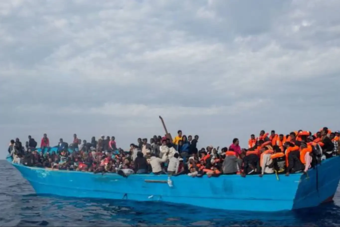 Tunus açıklarında 12 göçmenin cesedi bulundu