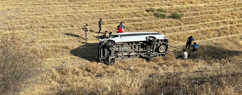 TPAO servis aracı ile taksi çarpıştı: 3’ü ağır 6 yaralı
