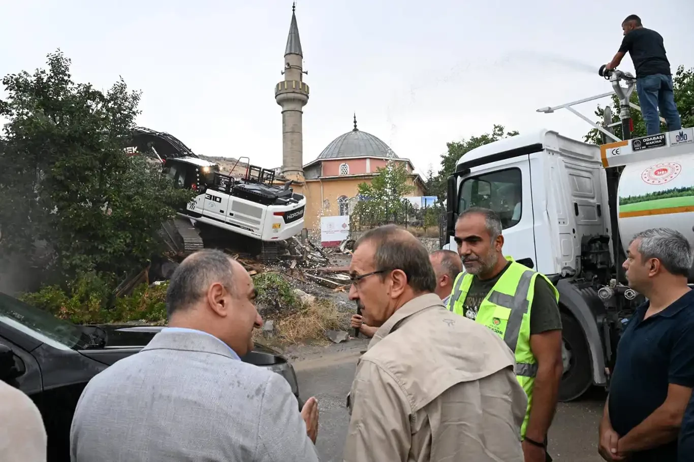 Malatya Valisi Yavuz depremden etkilenen kültür varlıklarını inceledi