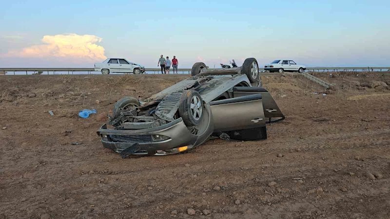 Gaziantep’te çarpışan 2 otomobilden biri takla attı: 4 yaralı
