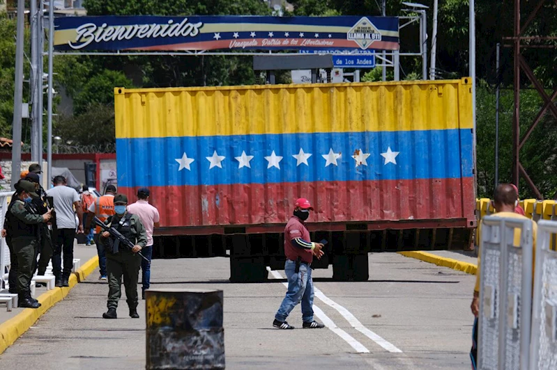 Venezuela, Kolombiya ile kara sınırını kapattı