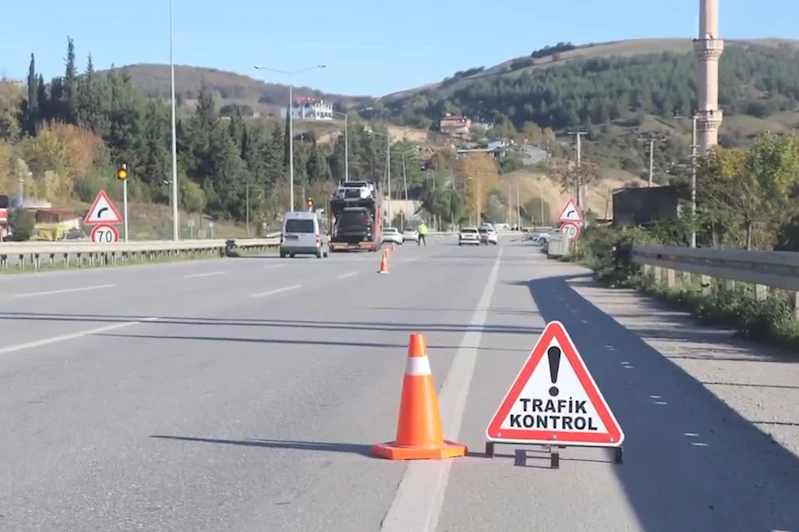 Trafik denetimlerinde 506 bin 311 sürücüye işlem yapıldı