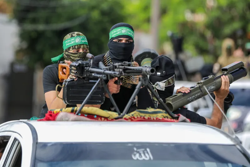 Siyonistlerin desteklediği çetelerin para, silah ve araçları HAMAS