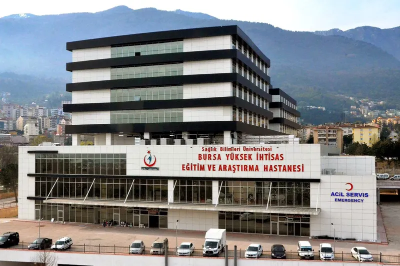 Bursa’da 9 yaşındaki çocuk demir kapının altında kaldı