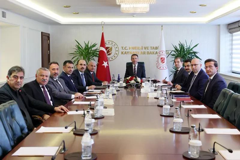 Bakan Bayraktar Konya’daki enerji yatırımlarını değerlendirdi