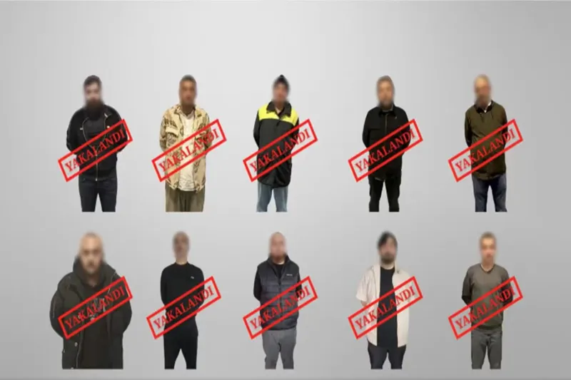 Kırmızı bültenle ve ulusal düzeyde aranan 10 şahıs Türkiye’ye getirildi