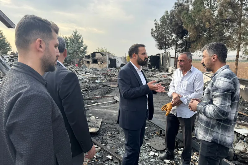 HÜDA PAR heyetinden yangın mağduru esnafa destek ziyareti