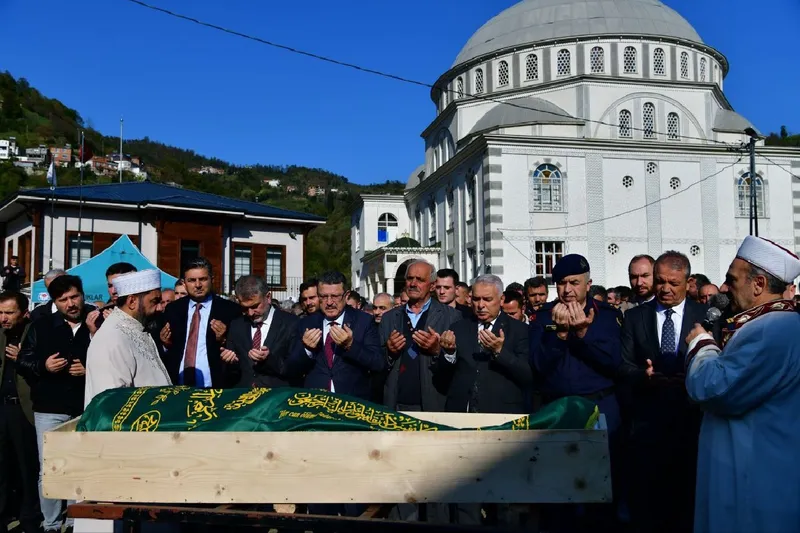 İstanbul’daki metro inşaatında ölen işçi memleketinde toprağa verildi