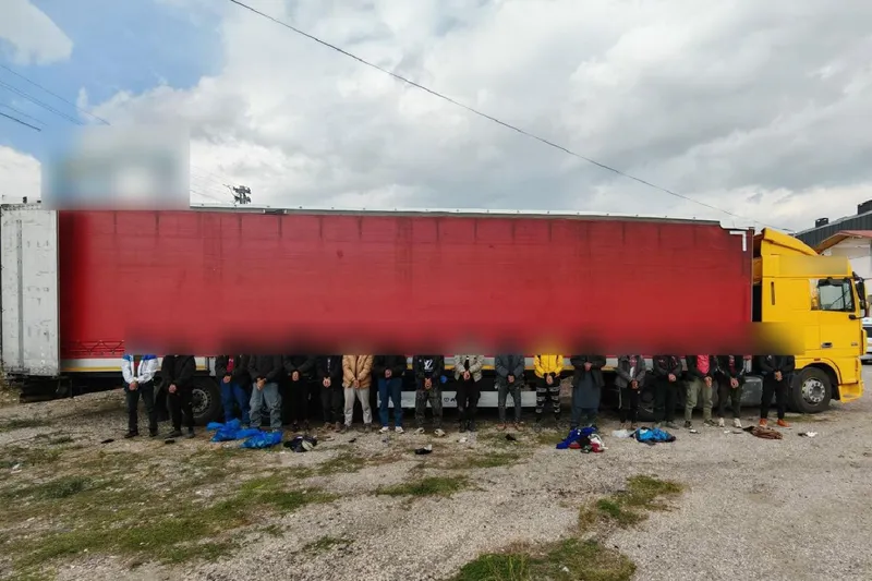 Yurt genelinde son iki haftada 2 bin 386 düzensiz göçmen yakalandı