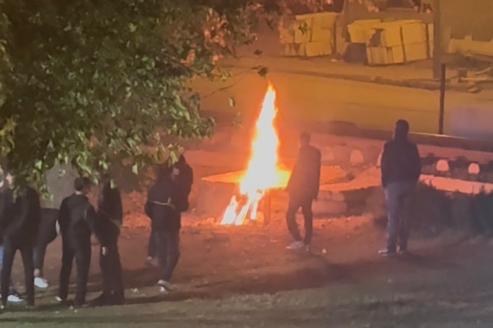 Kineem Parkı’nda Tehlikeli Eğlence: Alev Yakıp Patlayıcı Madde Atıyorlar