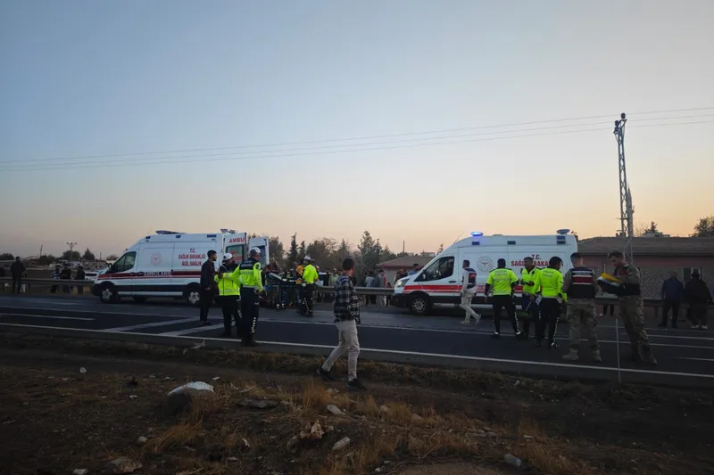 Mardin’de tır ile otomobil çarpıştı: 1 ölü, 2 yaralı 