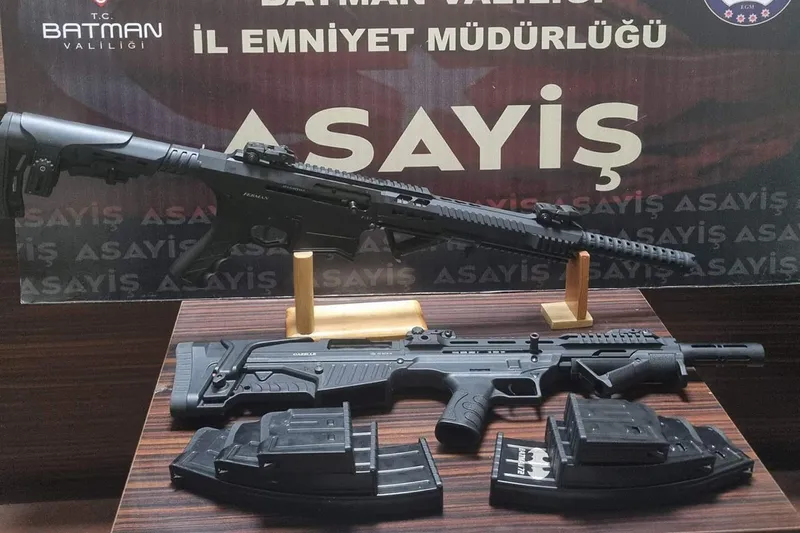 Oto yıkamada husumet kavgası: Silah ve şarjörler ele geçirildi